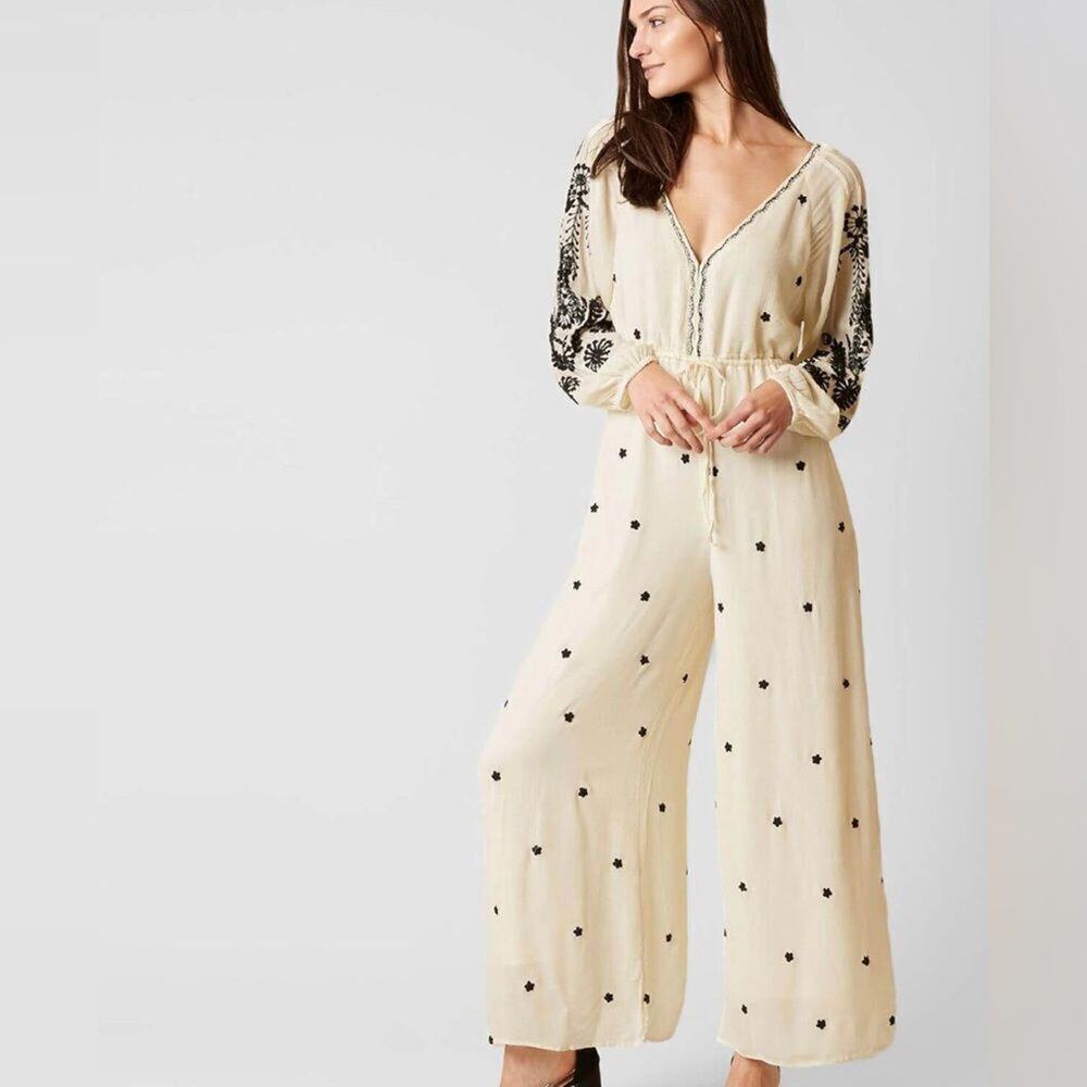 FREE PEOPLE EMBROIDERY IVORY JUMPSUIT SIZE M